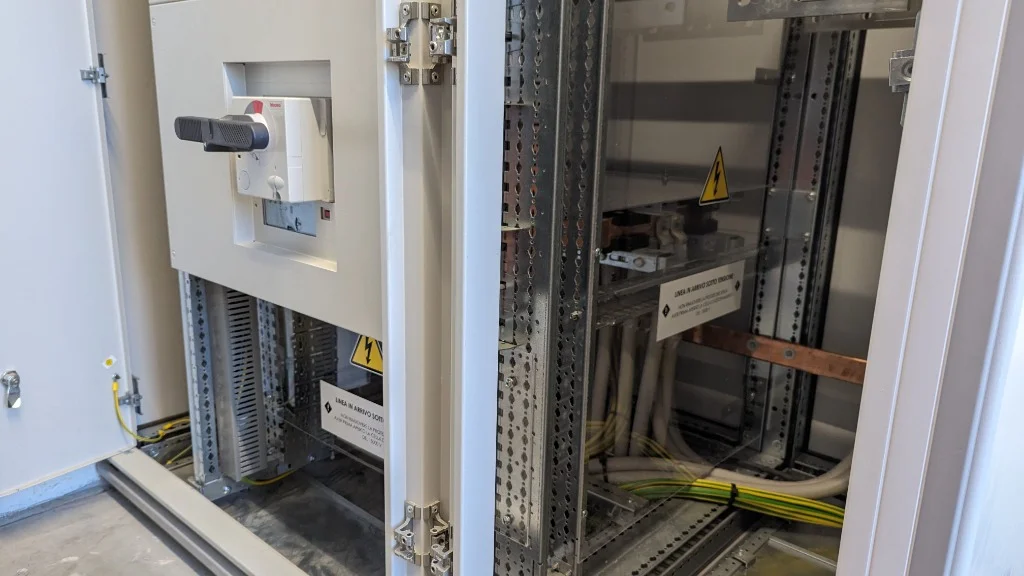Quadro Elettrico per Attività Commerciali e Uffici - Elettrotech Srl